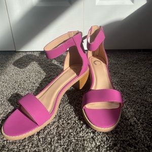 Journee Collection Percy Sandal